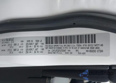 2015 Jeep Cherokee Latitude z USA, uszkodzony, nr VIN 1C4PJMCS2FW725007